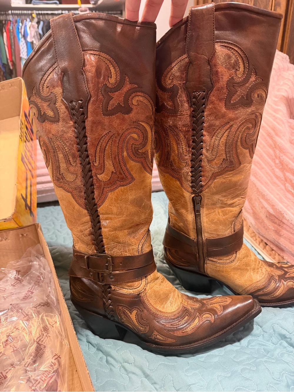 Cognac-Brown Harness & Studs Western Boot - Size 10 - Picture 2 of 6